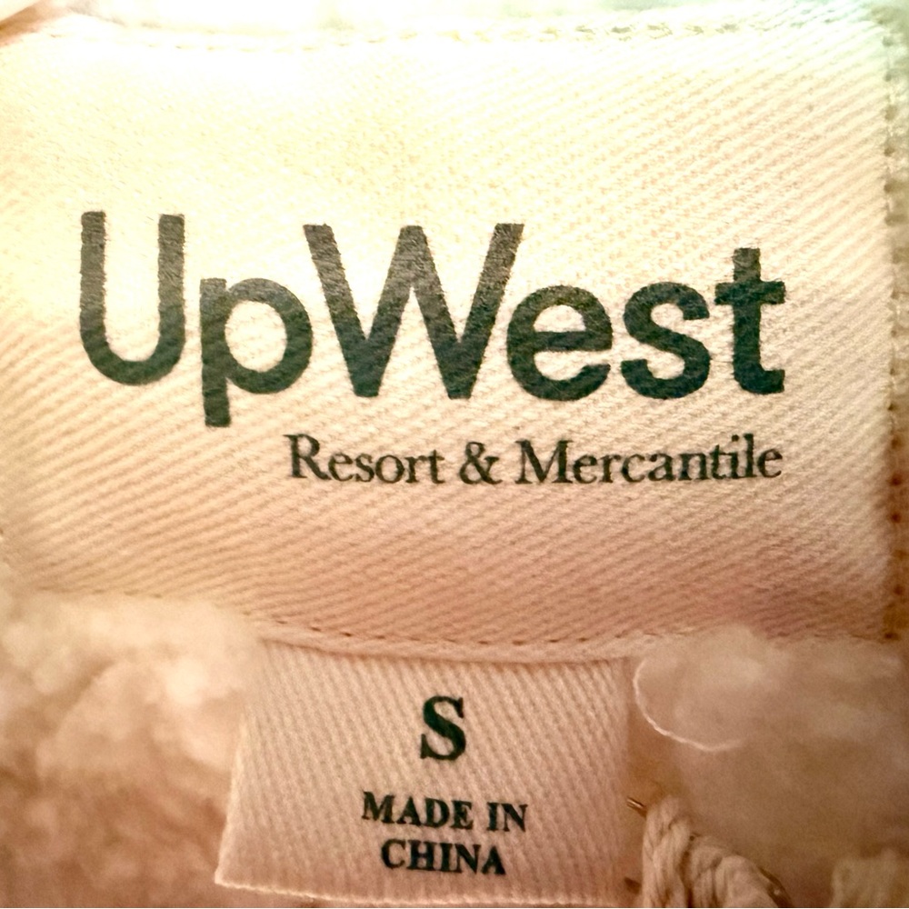 UpWest Stylish Warm Vest - Picture 4 of 5